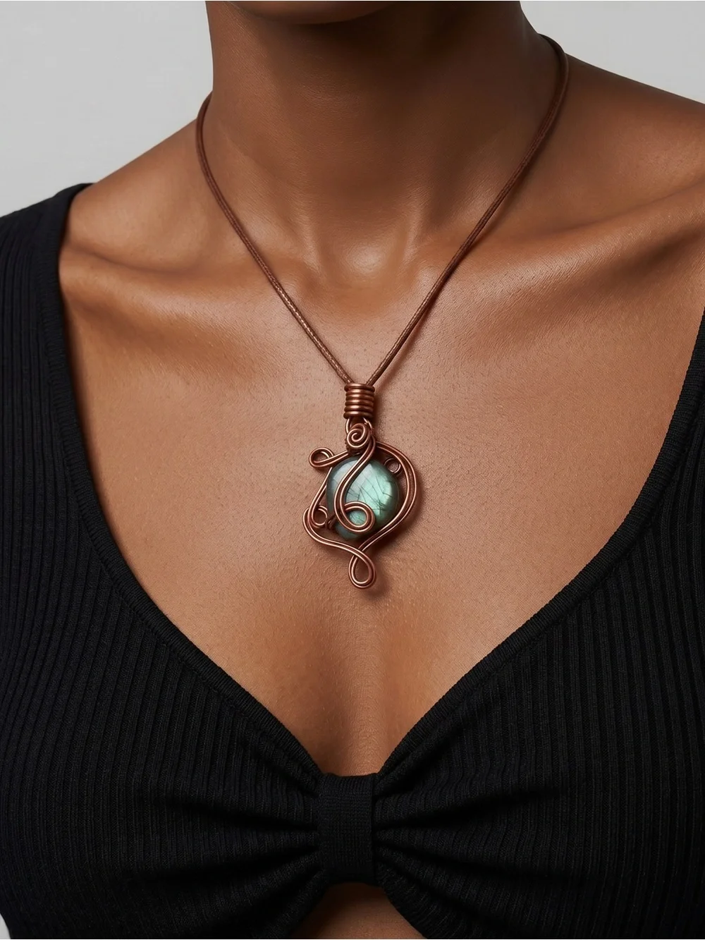 Handcrafted Copper Wire Necklace with Labradorite Pendant - Brown☑️